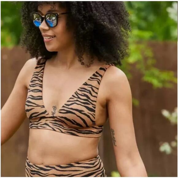 NWT! Aerie Pique Triangle Bikini Top Brown Black Animal Print - Size Medium - Picture 1 of 10